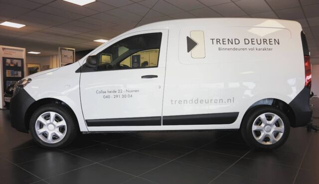 Wederom uitbreiding van het wagenpark 4/4. Per heden ook digitaal inmeten in huisstijl.. Welkom in de familie!
.
.
.
.
#nieuw #trenddeuren #binnendeuren #trend #wit #huisstijl #auto