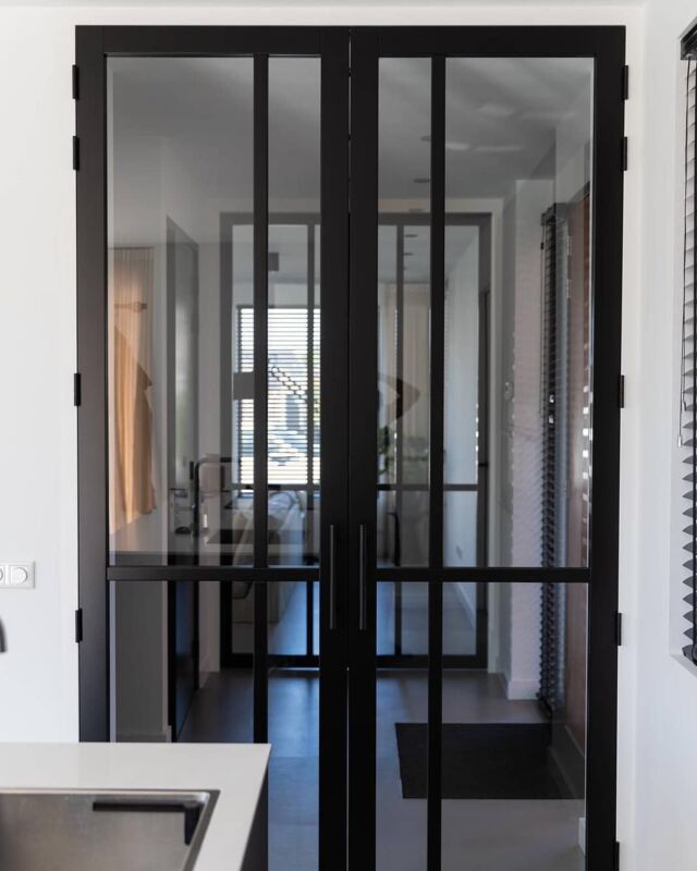 Fantastisch mooi geworden deze #steellook #binnendeuren @trenddeuren..
.
.
.
.
#staallook #stalendeuren #trend #vtwonenbijmijthuis #vtwonen #instainterior #industrieelwonen #industrialdesign thnks @ T&A voor geweldige samenwerking